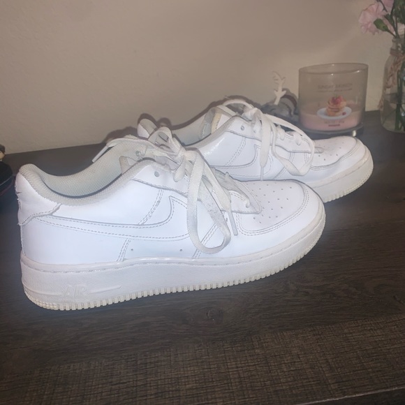 Nike Shoes - Nike Air Force 1
